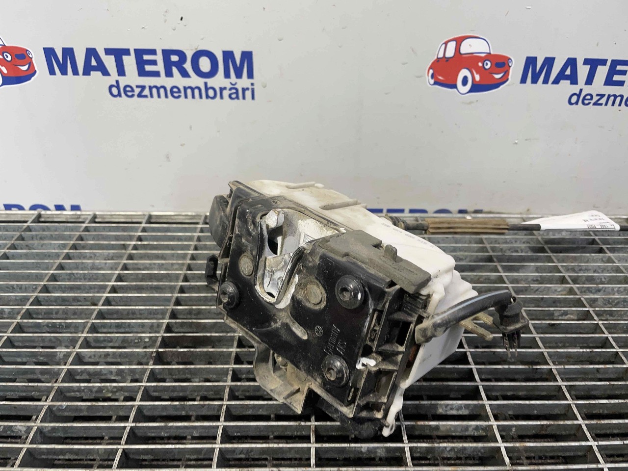 INCUIETOARE USA SPATE STANGA SEAT IBIZA IBIZA - - (1999 2002)