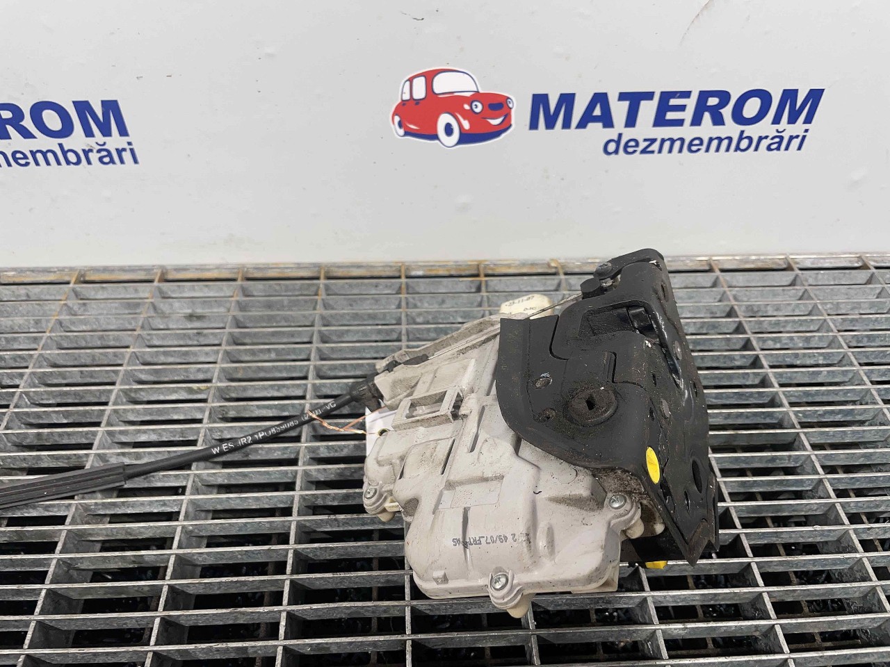 INCUIETOARE USA SPATE STANGA SEAT LEON LEON - - (2006 2012)