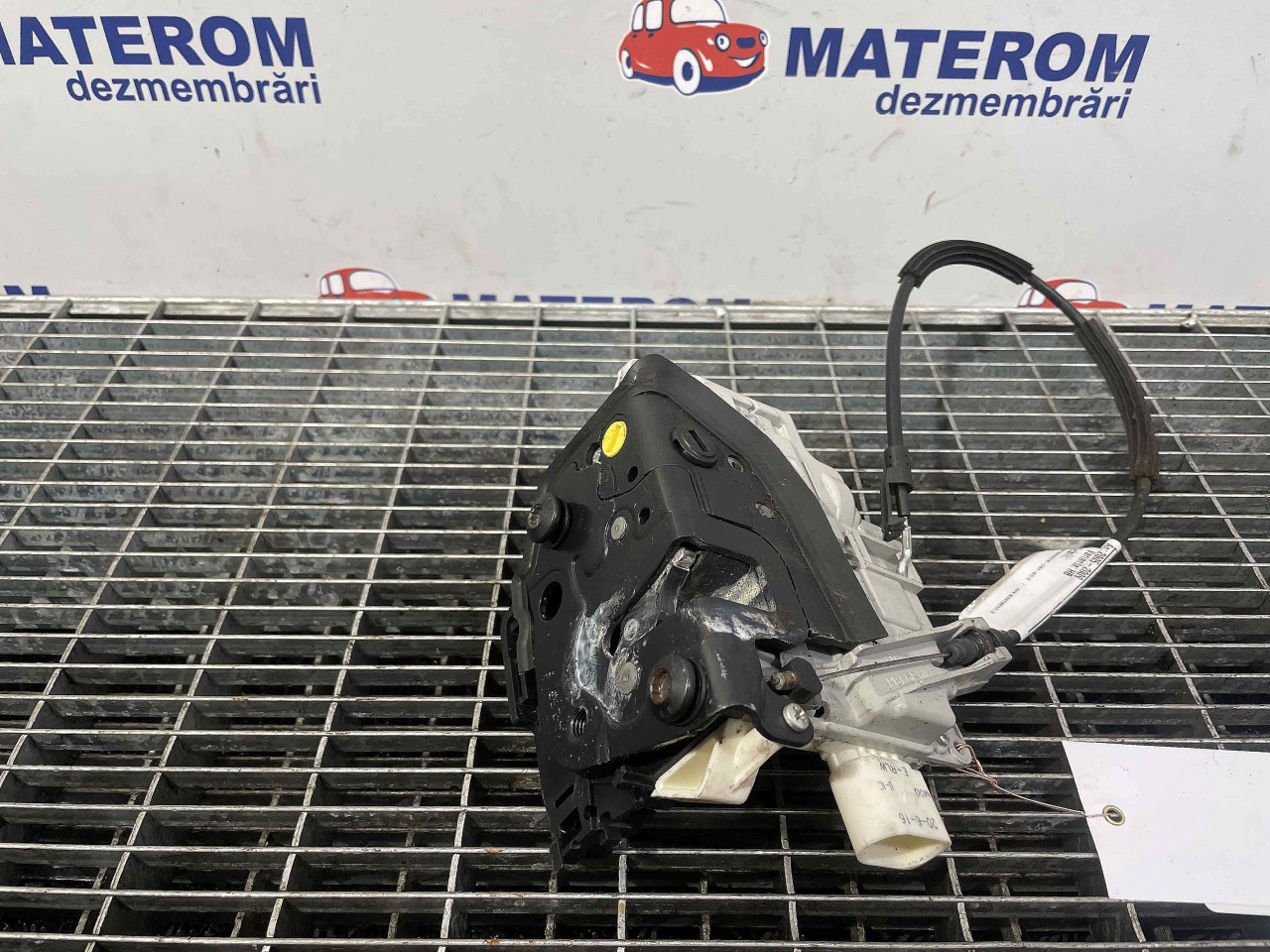 INCUIETOARE USA SPATE STANGA SEAT LEON LEON - - (2006 2012)
