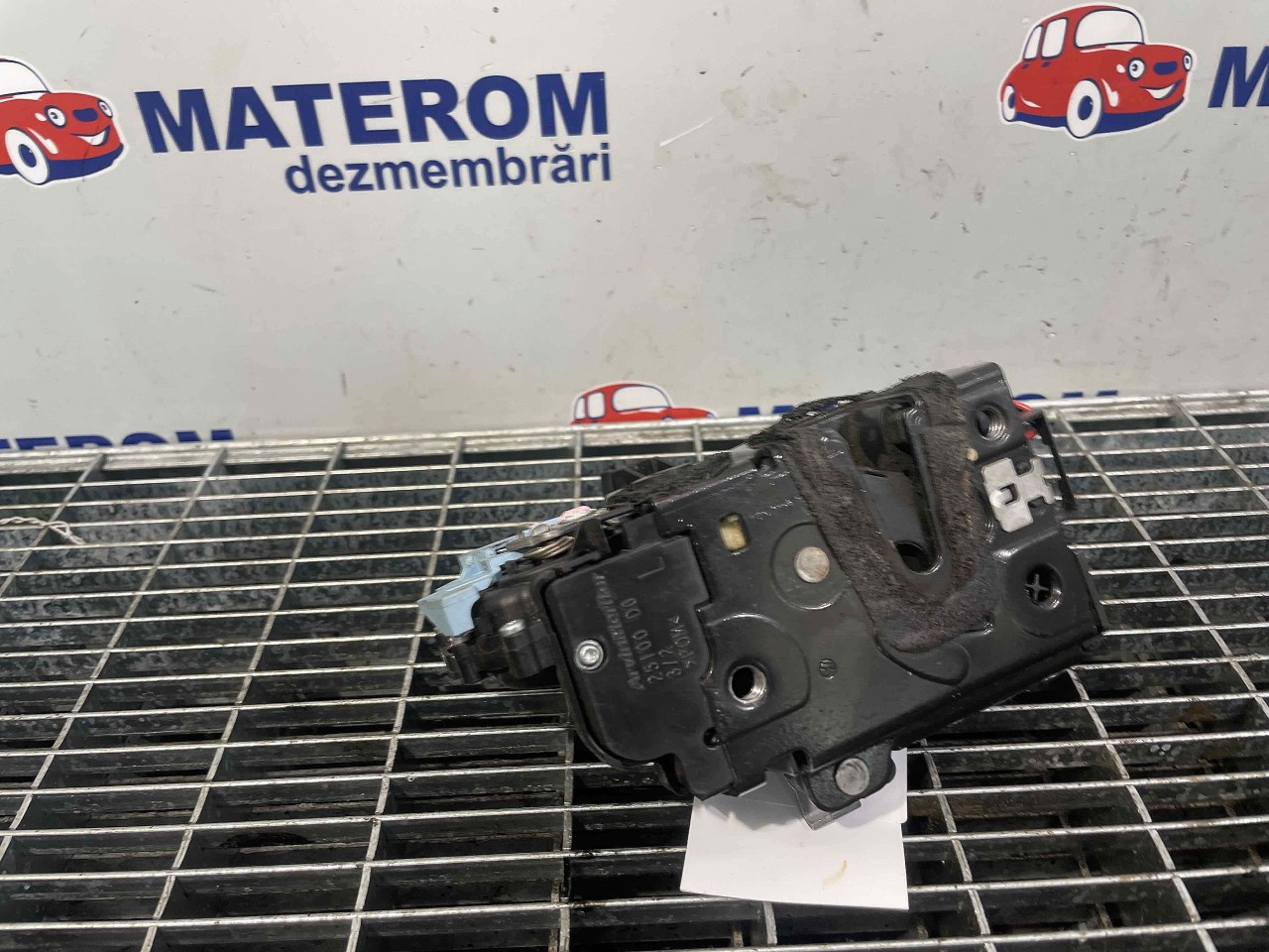 INCUIETOARE USA SPATE STANGA SKODA ROOMSTER ROOMSTER - - (2010 2015)