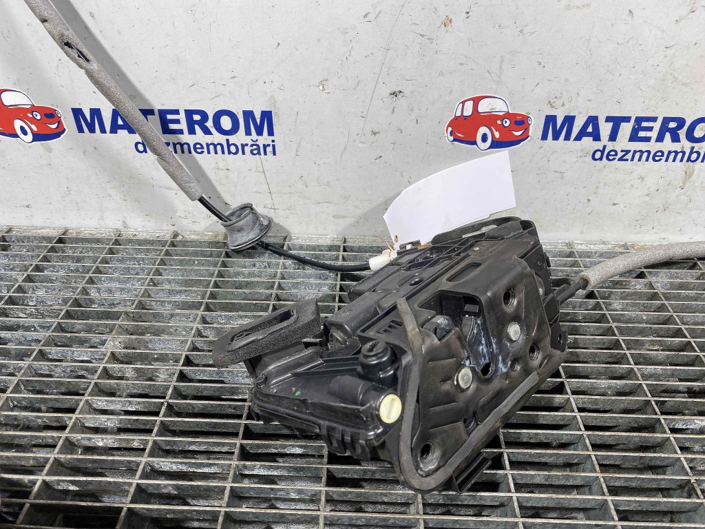 INCUIETOARE USA SPATE STANGA SKODA SUPER