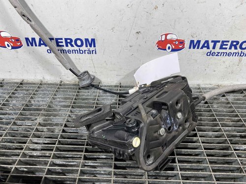 INCUIETOARE USA SPATE STANGA SKODA SUPERB - - (2015 2020)