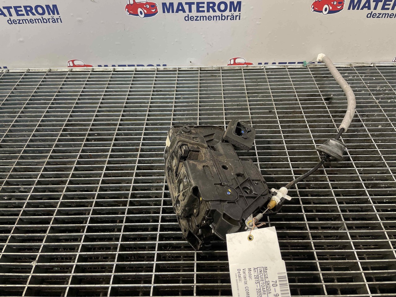 INCUIETOARE USA SPATE STANGA SKODA SUPERB SUPERB - - (2015 2020)
