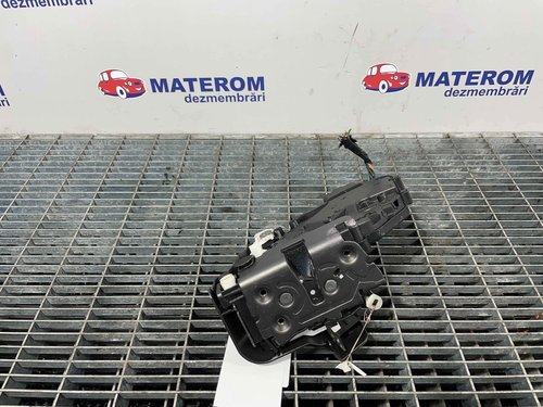 INCUIETOARE USA SPATE STANGA VOLVO S40 - - (2004 2012)