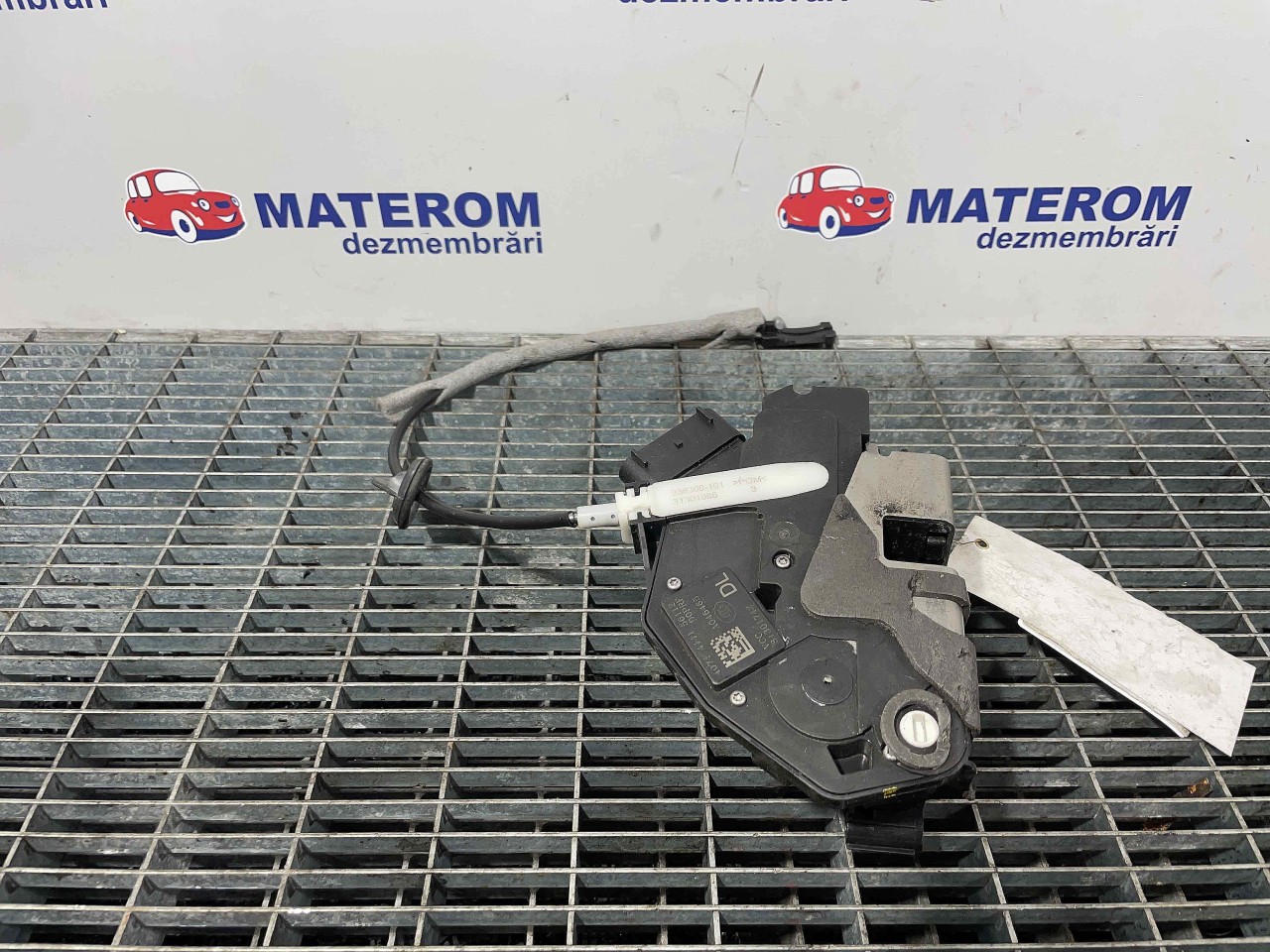 INCUIETOARE USA SPATE STANGA VOLVO S60 - - (2011 2018)