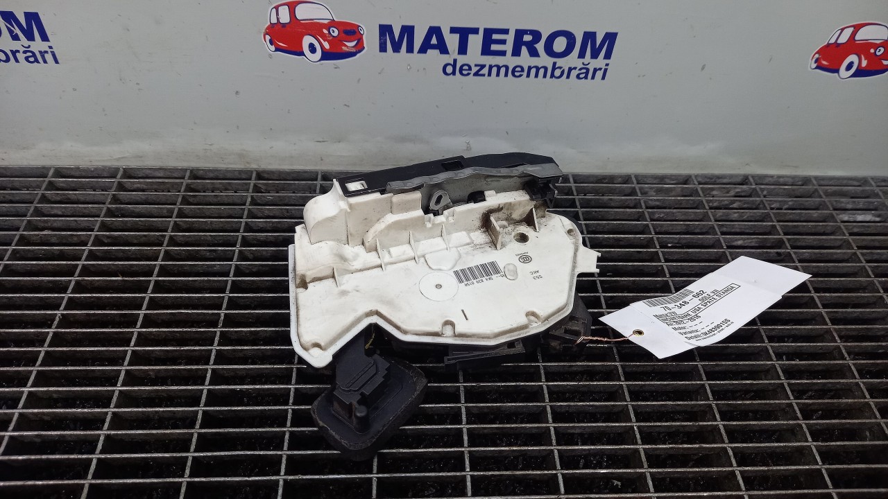 INCUIETOARE USA SPATE STANGA VW GOLF VII - - (2012 2016)