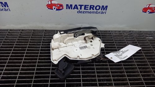 INCUIETOARE USA SPATE STANGA VW GOLF VII - - (2012 2016)
