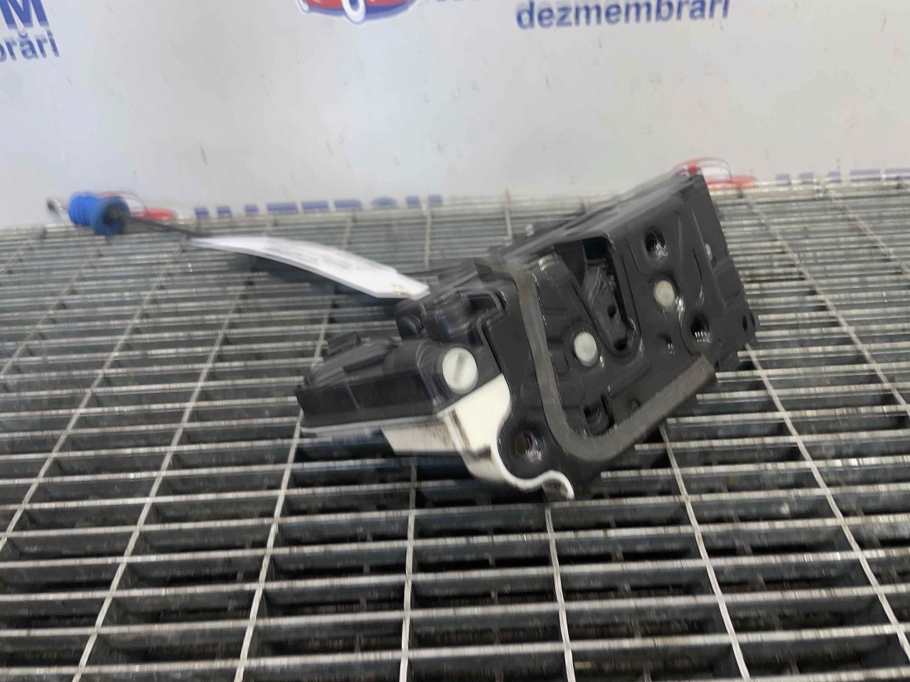 INCUIETOARE USA SPATE STANGA VW PASSAT CC PASSAT CC - - (2012 2016)