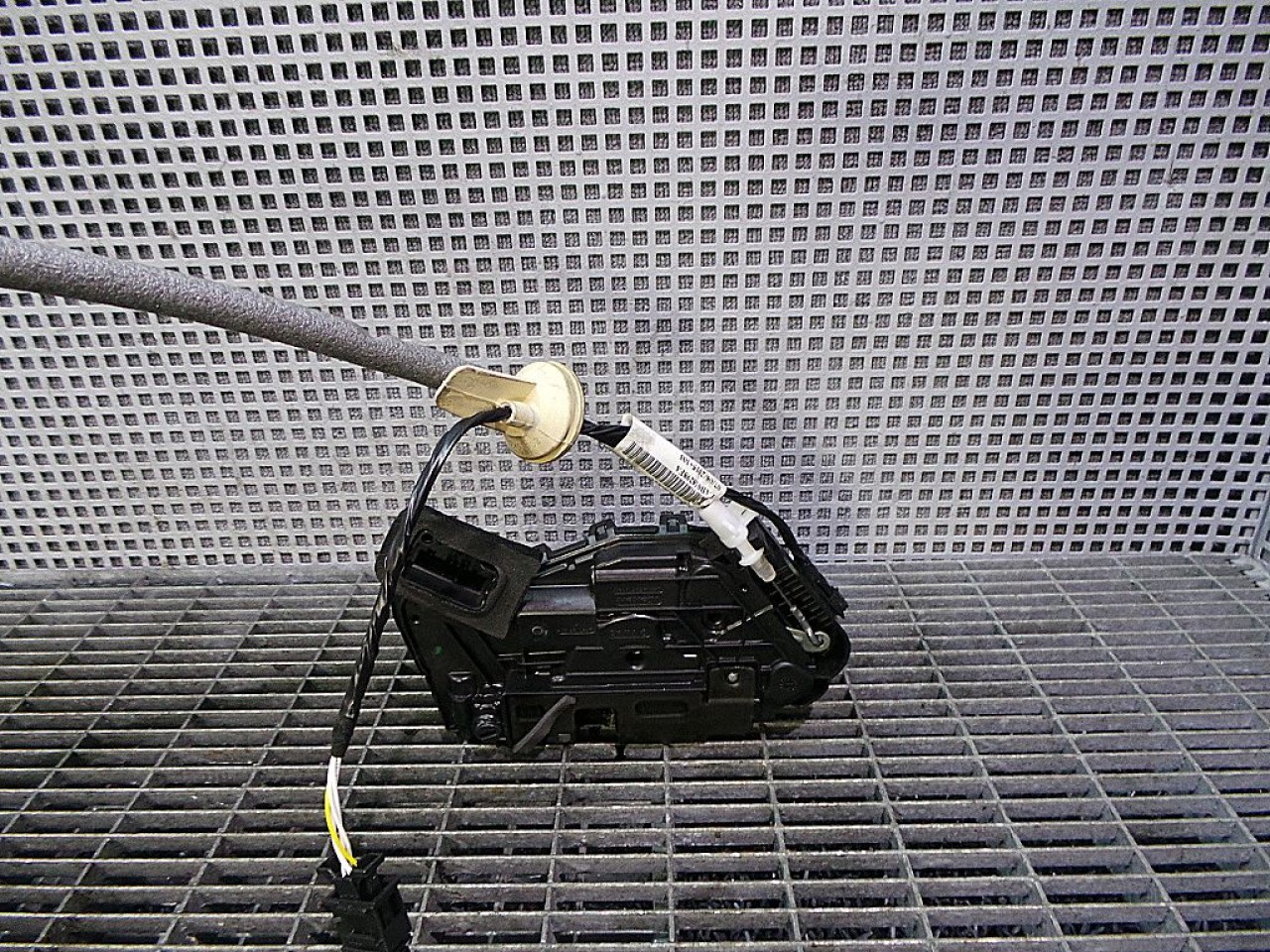 INCUIETOARE USA SPATE STANGA VW PASSAT PASSAT - - (2014 2019)