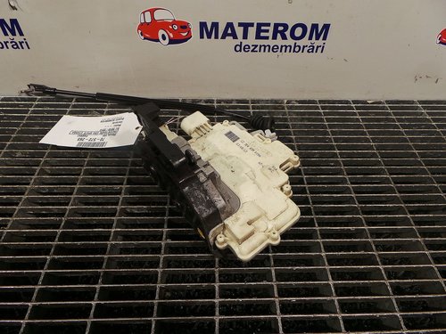 INCUIETOARE USA SPATE STANGA VW PASSAT PASSAT - - (2010 2014)
