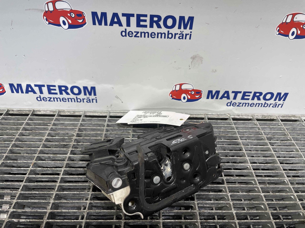 INCUIETOARE USA SPATE STANGA VW POLO - - (2009 2014)