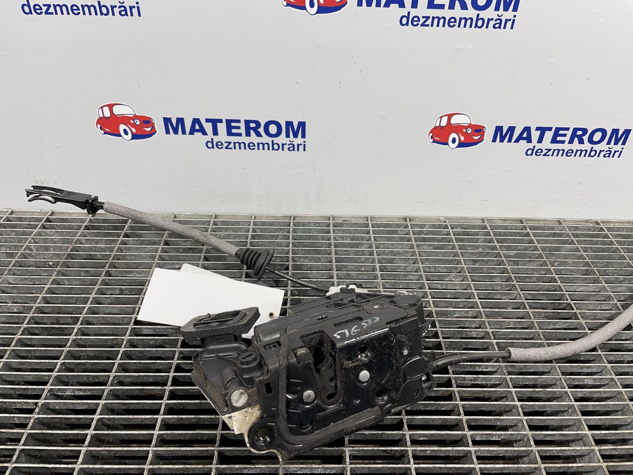 INCUIETOARE USA SPATE STANGA VW POLO POLO - - (2009 2014)