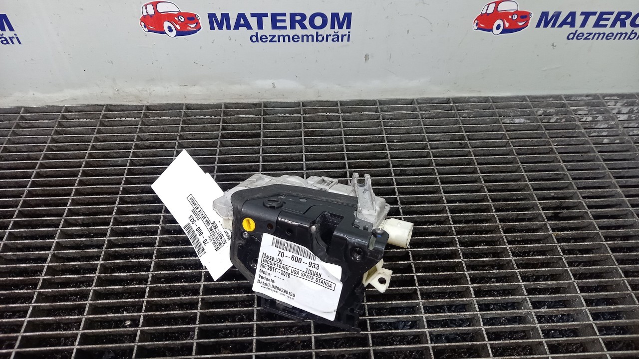 INCUIETOARE USA SPATE STANGA VW TIGUAN - - (2010 2015)