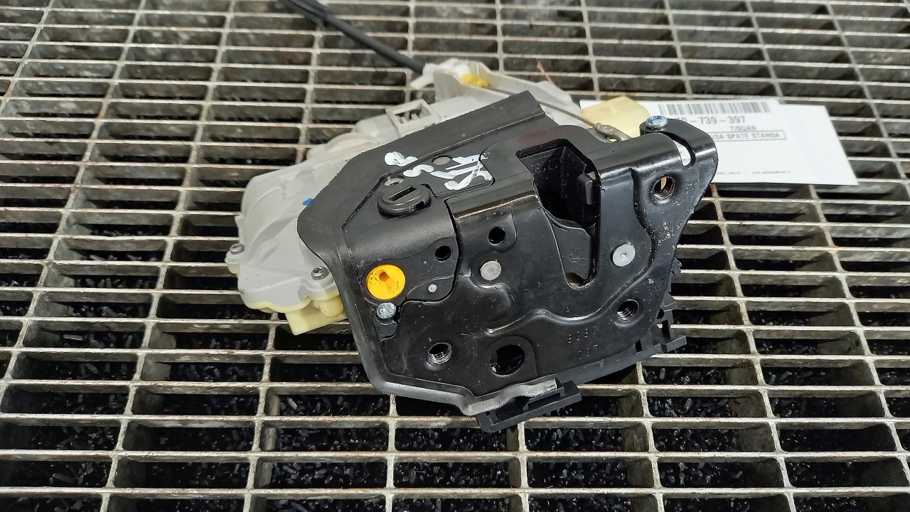 INCUIETOARE USA SPATE STANGA VW TIGUAN TIGUAN - - (2007 2010)