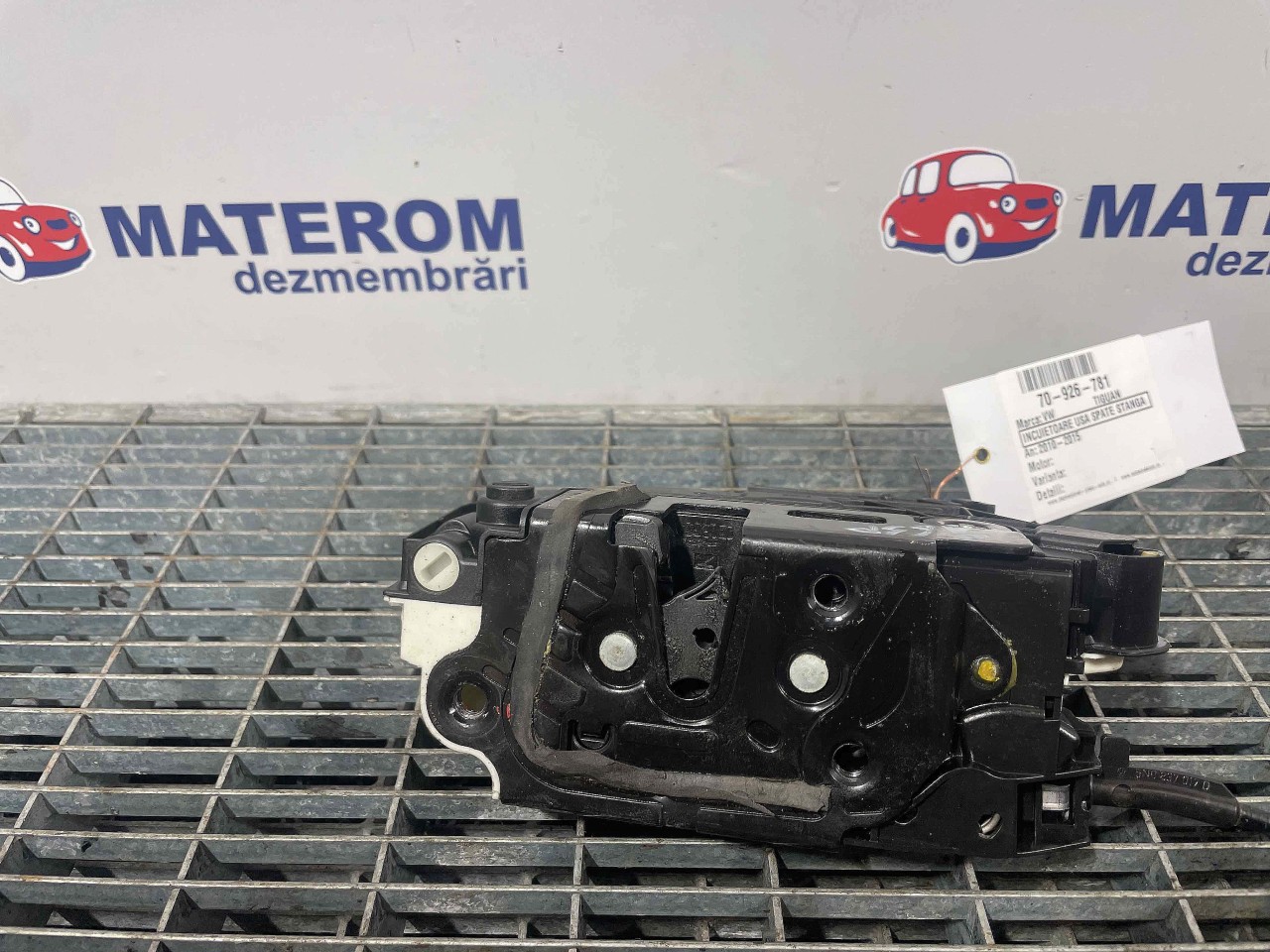INCUIETOARE USA SPATE STANGA VW TIGUAN TIGUAN - - (2010 2015)