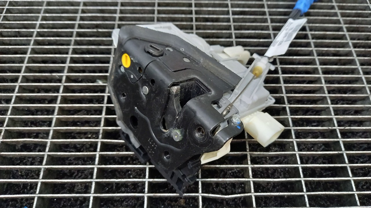 INCUIETOARE USA SPATE STANGA VW TIGUAN TIGUAN - - (2007 2010)