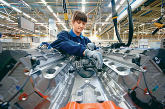 Industria auto face angajari masive in vestul tarii Industria auto face angajari masive in vestul tarii
