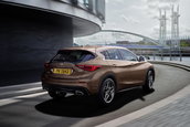 Infiniti Q30