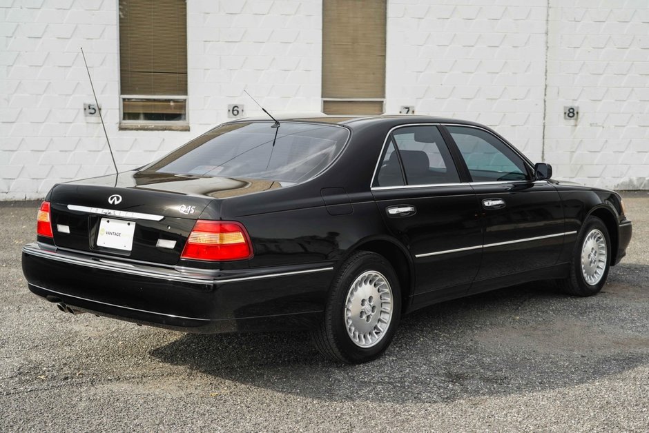 Infiniti Q45 de vanzare