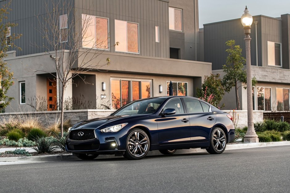 Infiniti Q50 Signature Edition