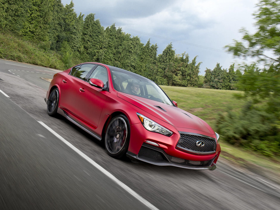 Infiniti Q60 Project Black S si Q50 Eau Rouge