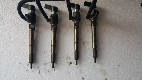 Injectoare 03l130277b vw jetta III 1.6 tdi cayc 105 cai