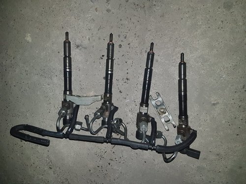 Injectoare 03l130277b vw jetta III 1.6 tdi cayc 105 cai