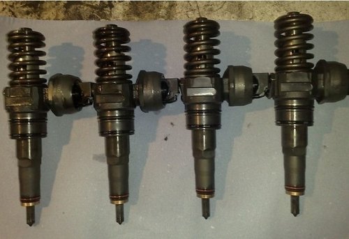 Injectoare 1 9 Tdi Bkc 105 Cai Seat Leon 2 cod 03g130073ag