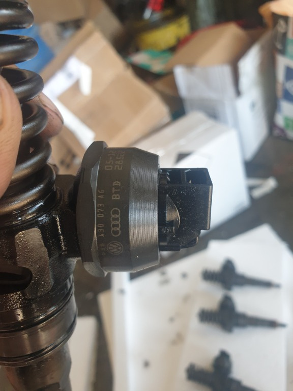 Injectoare 1.9 tdi BKC BXE cod 038130073AG BA
