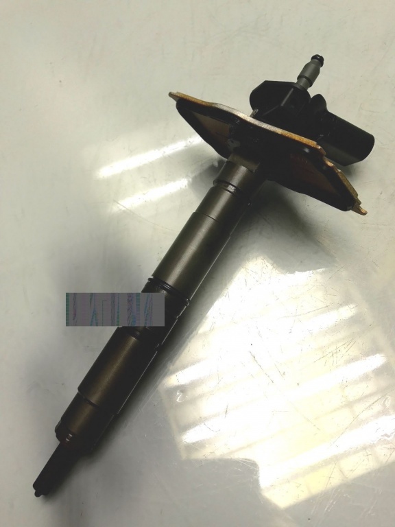 Injectoare 2.0 tdi common rail cod 03L130277