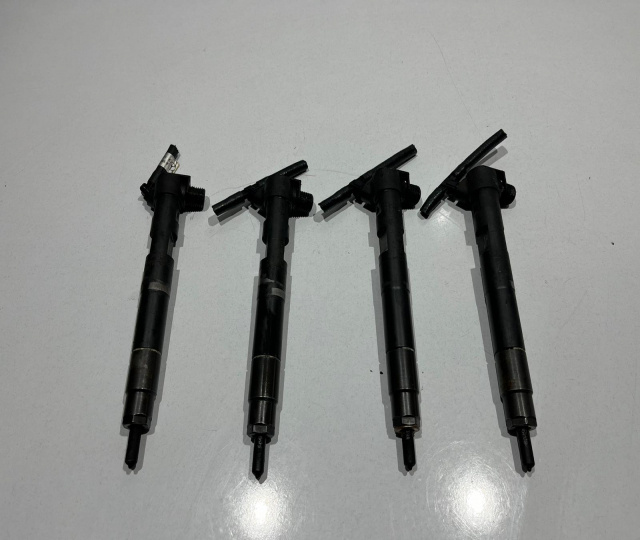 Injectoare 2.2 CDI A6510703287 Mercedes-Benz C-Class W205/S205/C205 [2014 - 2018]