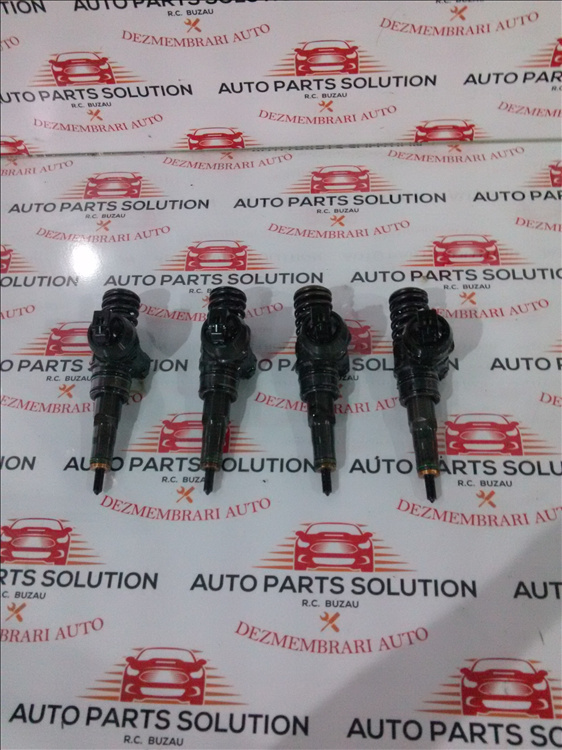Injectoare ( 2 buc ) VOLKSWAGEN GOLF 5 1.9 D BXE
