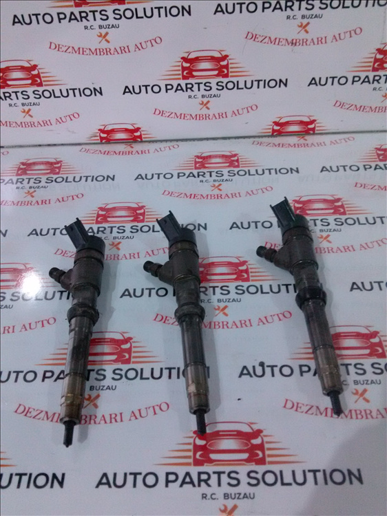 Injectoare ( 3 buc ) IVECO 2.3 D an fabr. 2009