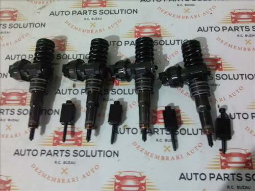Injectoare (4 buc) VW TOURAN 1.9 TDI an fabr. 2006