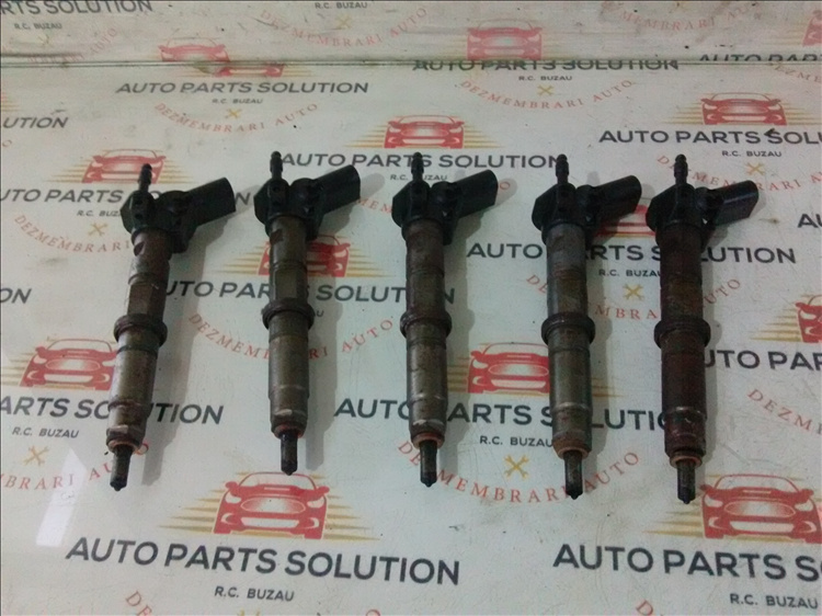 Injectoare ( 5 buc ) VOLKSWAGEN CRAFTER 2.5 TDI an fabr. 2009