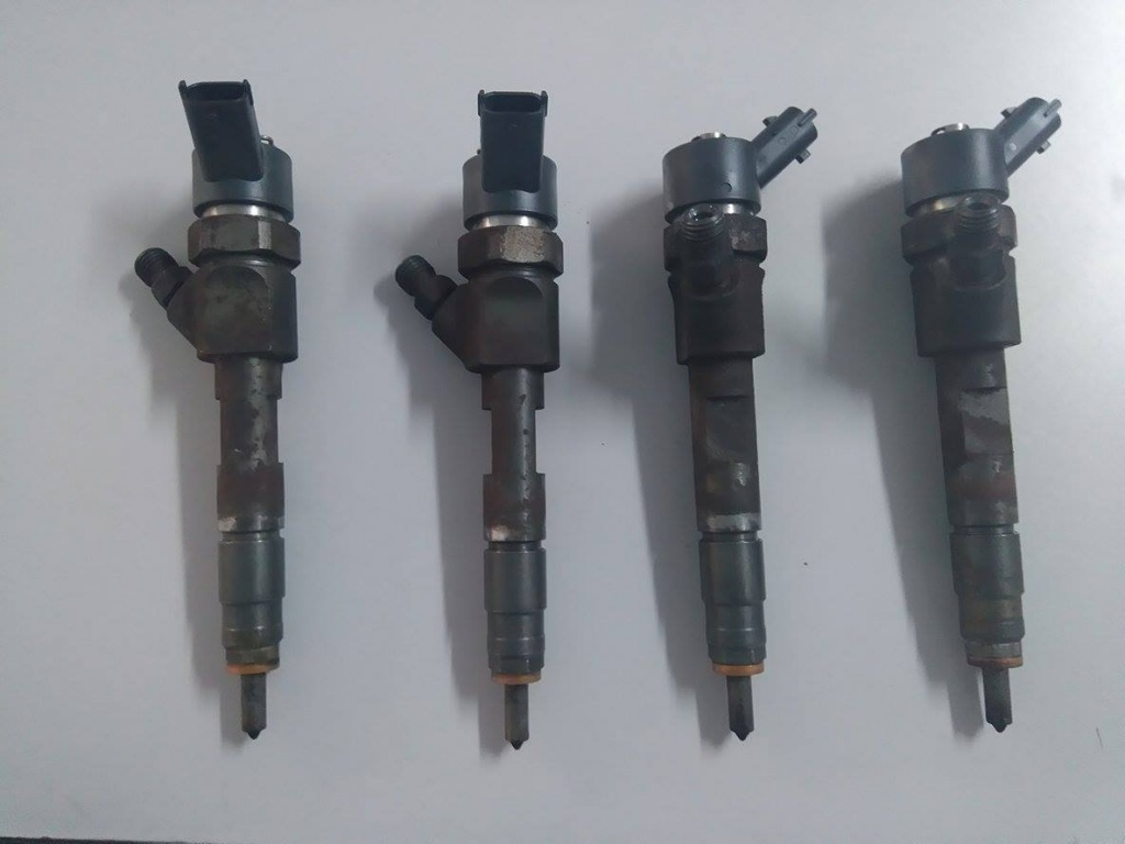 Injectoare 8200100272 / 0445110110B Renault Espace IV 1.9 DCI cod motor F9Q