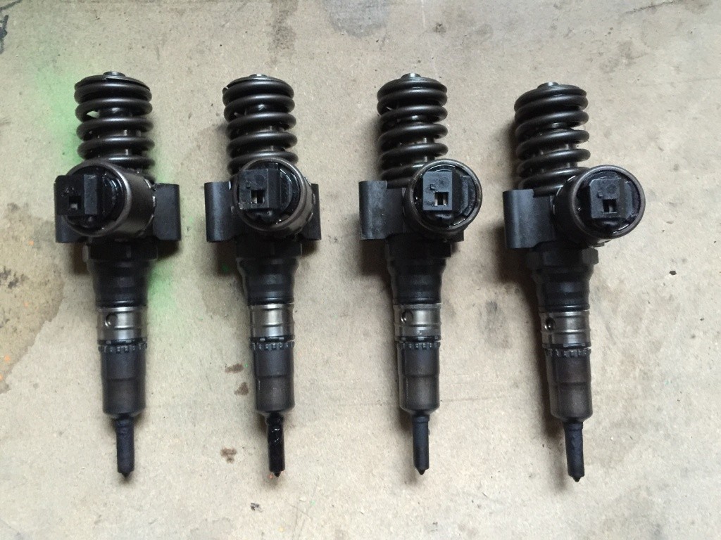 Injectoare AUDI A6 4F 2.0 TDI BLB BRE 2005 2006 2007 2008
