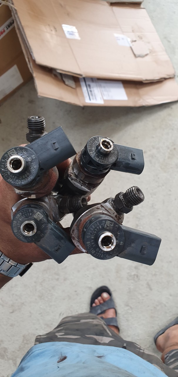 Injectoare AUDI A6 4G 2.0 TDI CSU CNH 2014 2015 2016 04L130277AC