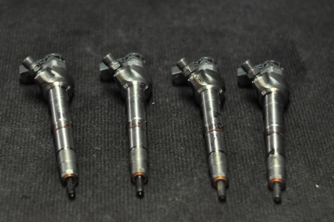 Injectoare audi q3 2.0 tdi cuvc 150 cai cod 04l130277ac 0445110469