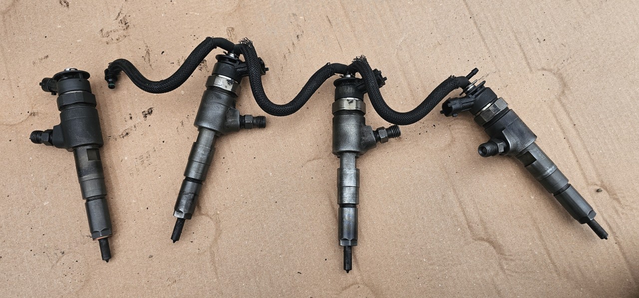 Injectoare BOSCH Peugeot 206 / 207 / Citroen C3 1.4 HDI 2003 2004 2005 2006