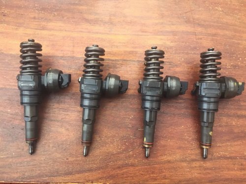 Injectoare cod 038130073bn vw passat b6 1.9 tdi bls 105 cai