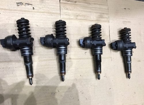 Injectoare cod 038130073bn vw touran 1.9 tdi bls 105 cai