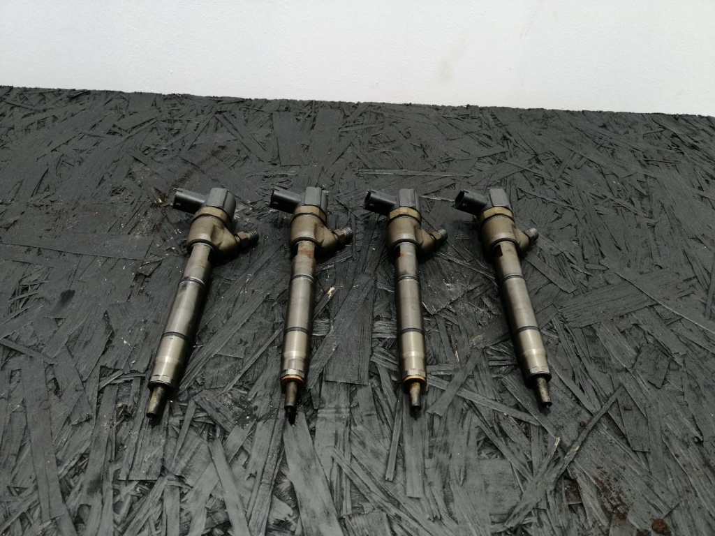 Injectoare Hyundai i30/ kia ceed 1.6 crdi 33800-2A900