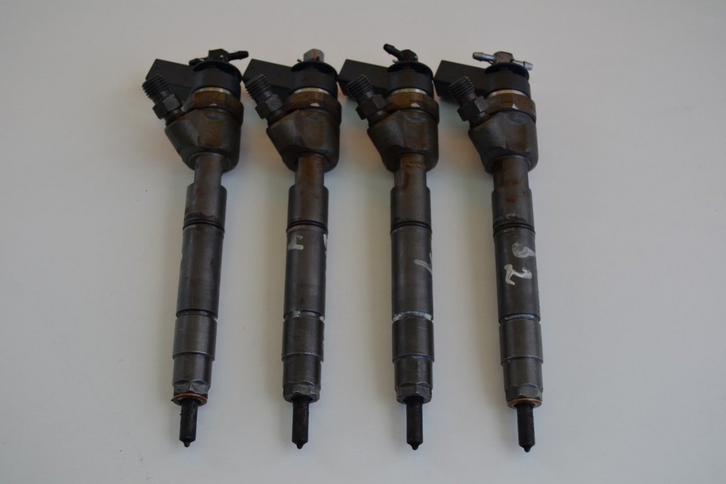 Injectoare Mercedes B Class 200cdi w245 cod injector A6400700787 0445110167