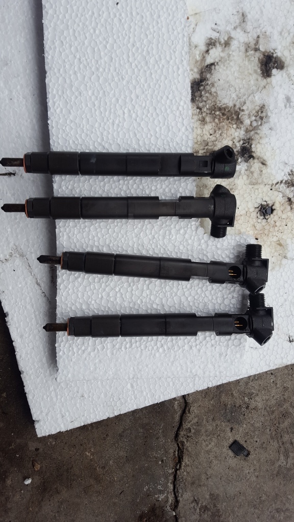 Injectoare Mercedes W204 W212 2,2CDI 170CP an2012 A6510700587