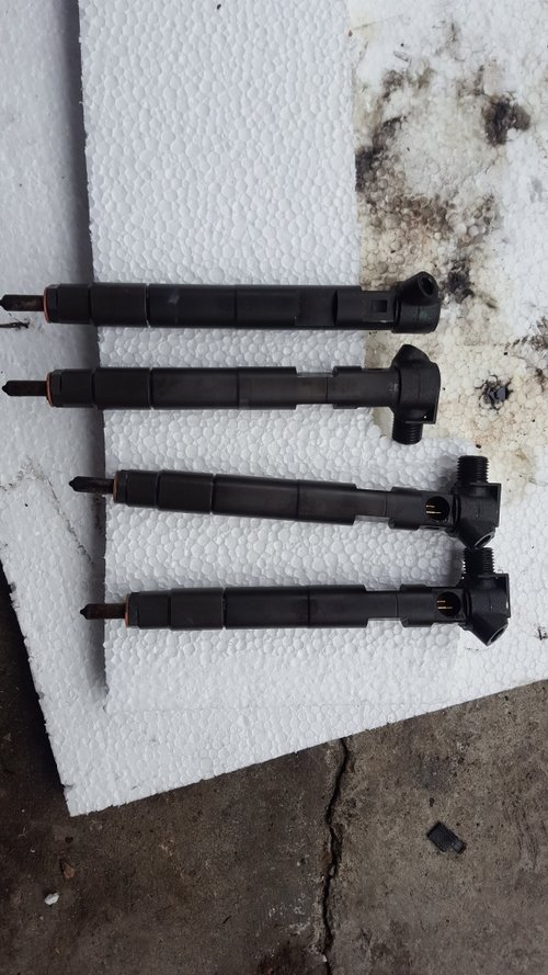 Injectoare Mercedes W204 W212 2,2CDI 170CP an2012 A6510700587