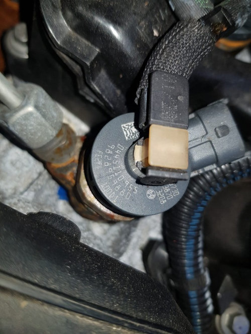 Injectoare VAUXHALL Combo Mk4 (E) Van 1.5 D 76cp cod piesa : 9828959880 0445110955