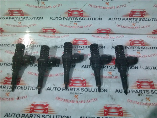 Injectoare VOLKSWAGEN TOUAREG 2.5 TDI an fabr. 2009