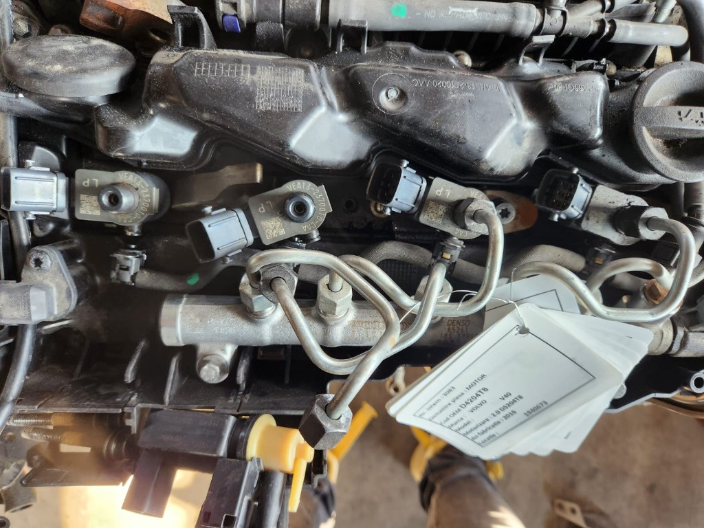 Injectoare Volvo S60 V60 D4204T8 2.0 D E6 2016 Cod : 31336878