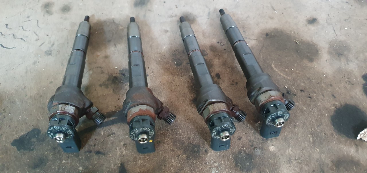 Injectoare Vw Golf 7 2.0 TDI CRB 2013 2014 2015 2016 04L130277AK